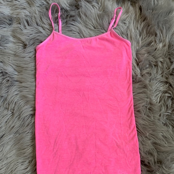 Pink simple tank top - Picture 1 of 3